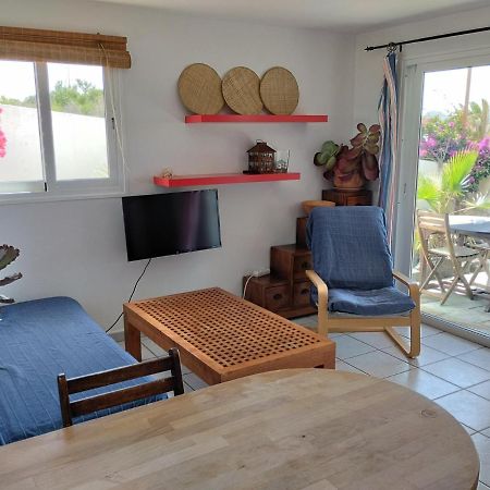 פאמארה Beautiful Small Bungalow, Amazing Views And Garden מראה חיצוני תמונה