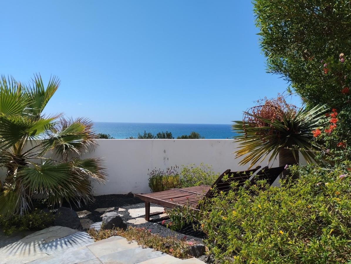 פאמארה Beautiful Small Bungalow, Amazing Views And Garden מראה חיצוני תמונה