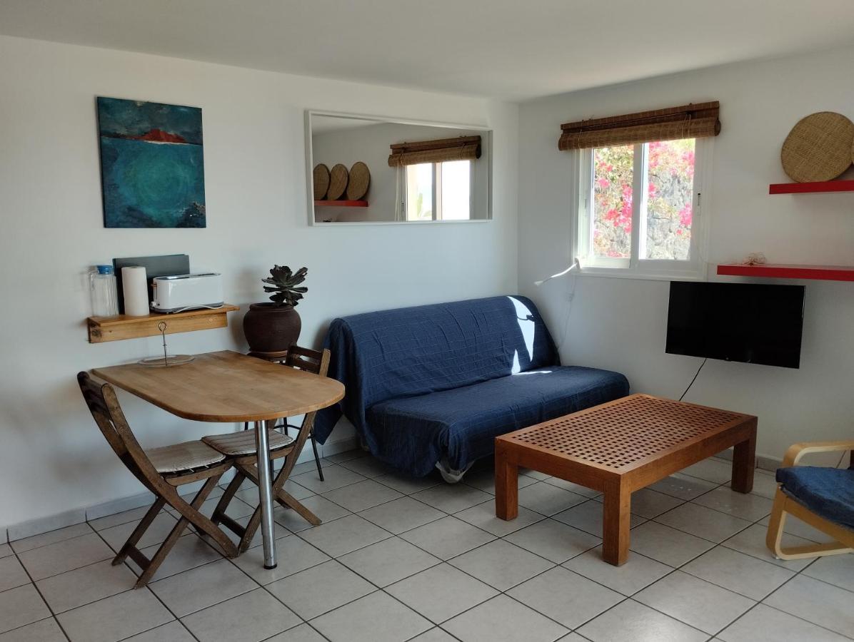 פאמארה Beautiful Small Bungalow, Amazing Views And Garden מראה חיצוני תמונה