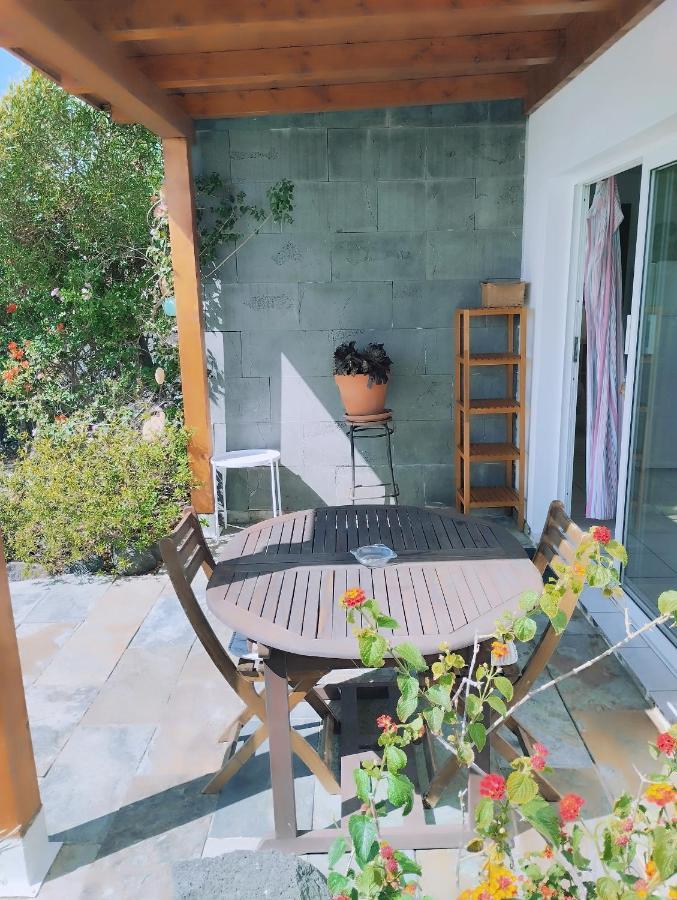 פאמארה Beautiful Small Bungalow, Amazing Views And Garden מראה חיצוני תמונה