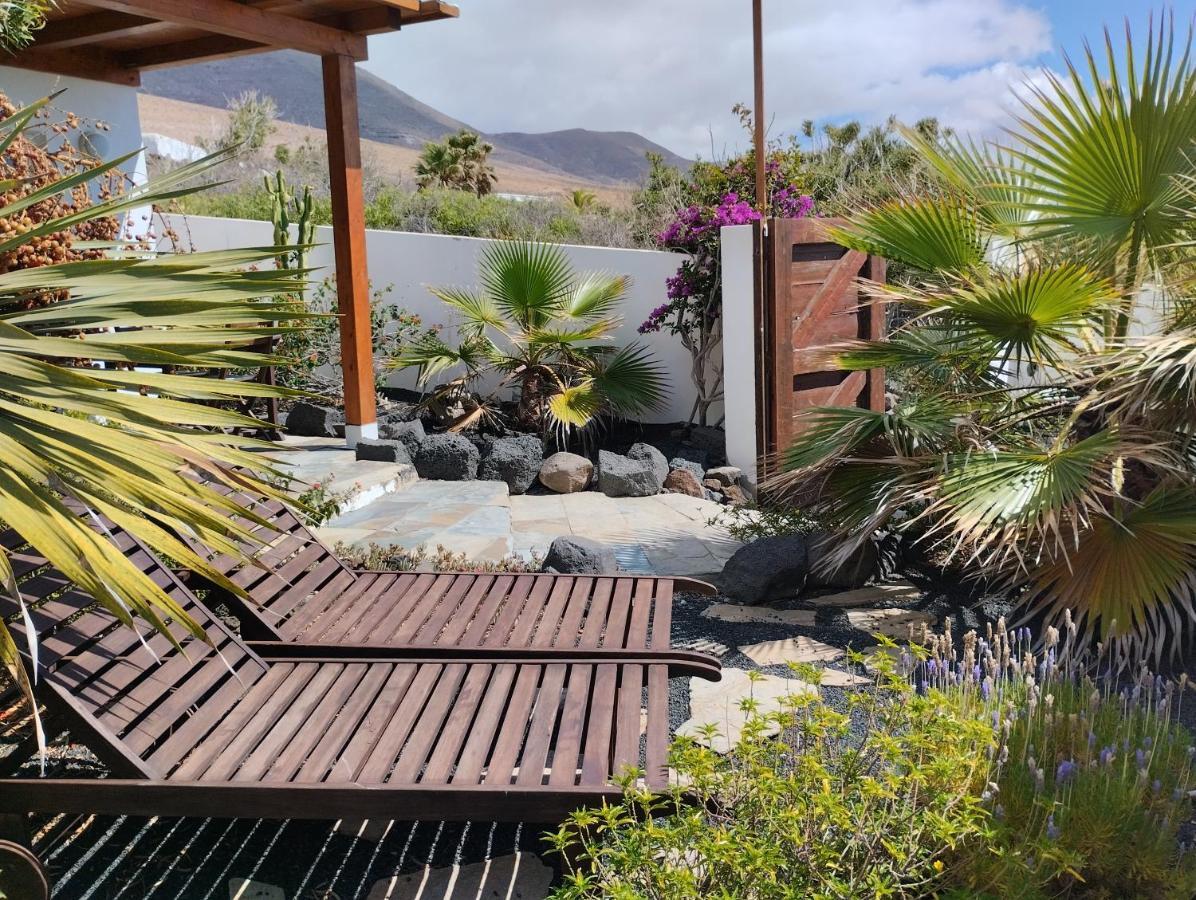 פאמארה Beautiful Small Bungalow, Amazing Views And Garden מראה חיצוני תמונה