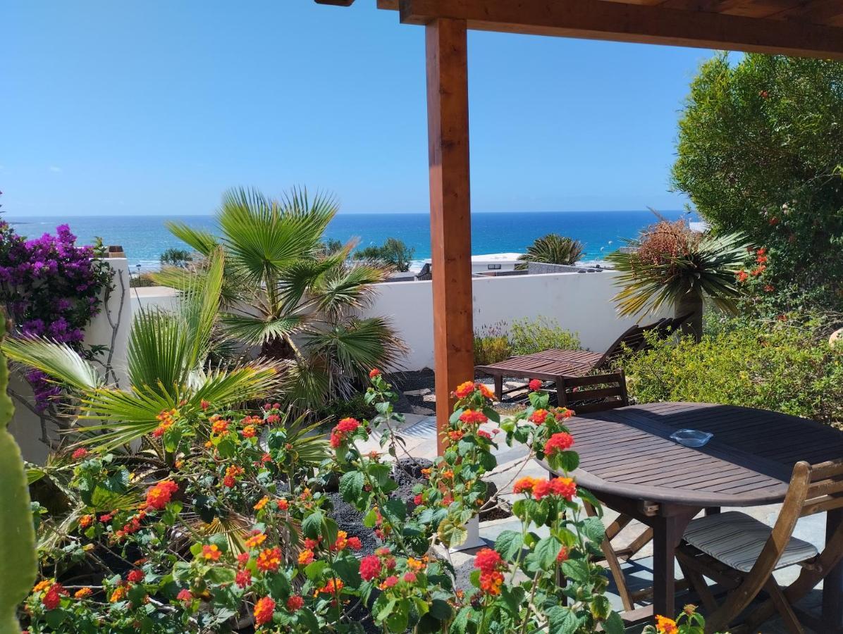 פאמארה Beautiful Small Bungalow, Amazing Views And Garden מראה חיצוני תמונה